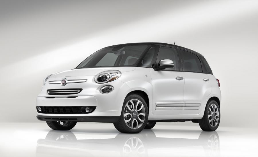  Fiat 500L 2013 года  (US) (фото 12 из 40)